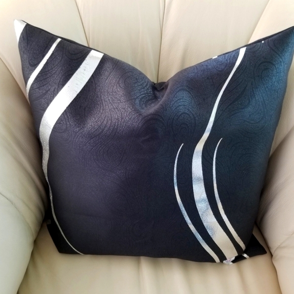 New! Two Black And Silver Decorative Throw Pillow Cases - Picture 4 of 6